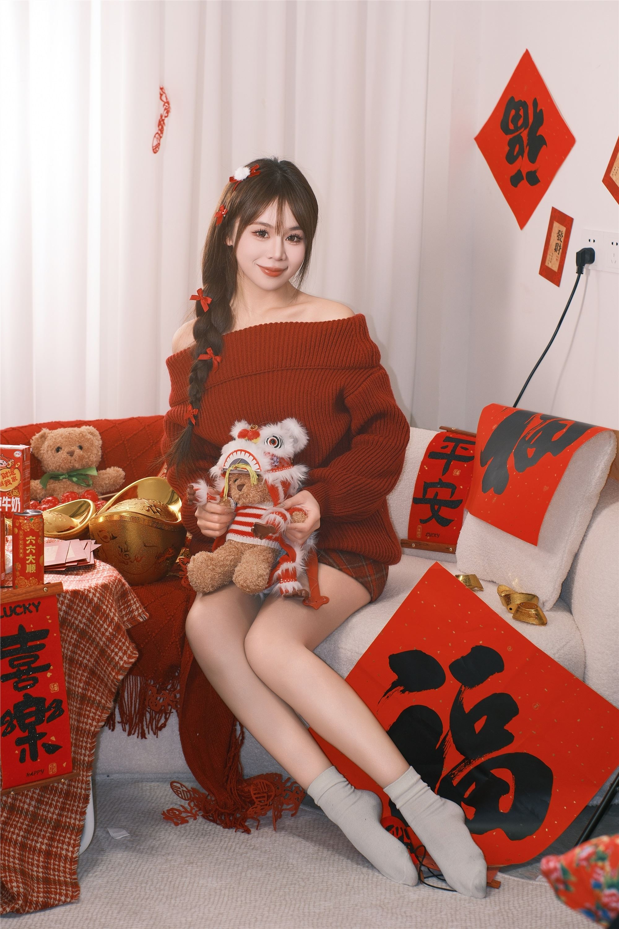 YITUYU艺图语 2025.02.05 居家拍新年照 泡芙小方